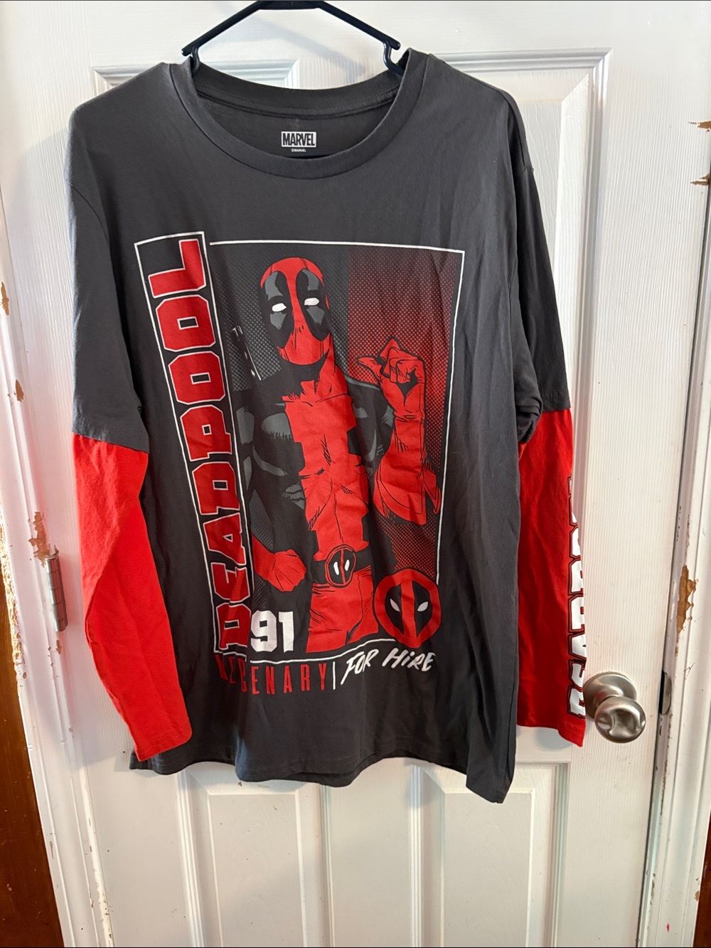 Marvel Deadpool 91 Mercernary for Hire SZ XL Graphic Long-Sleeve Tee Black & Red